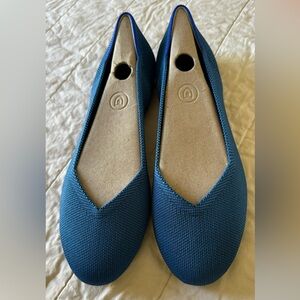 Rothy's Flats blue size 7 1/2 *fits size 7*